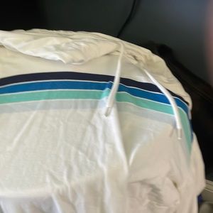 Hoodie with pockets and hood with color strips